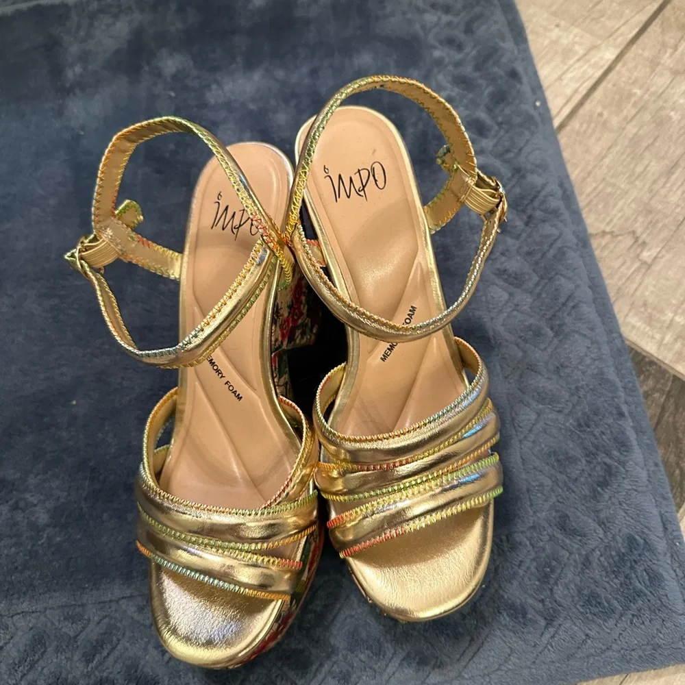 Impo Multicolor Floral Platform Sandals - Picture 9 of 12